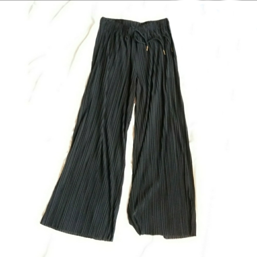 LAST ONE!! Black Pleated Pants